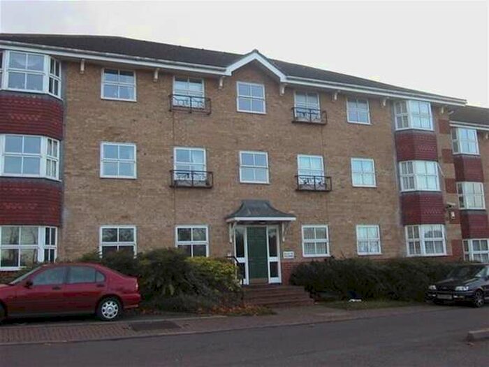 2 Bedroom Flat To Rent In Wayletts, Eastwood, Leigh On Sea, SS9