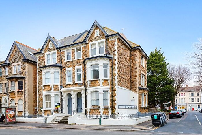 1 Bedroom Flat To Rent In Cromwell Road, Hove, Sussex, BN3