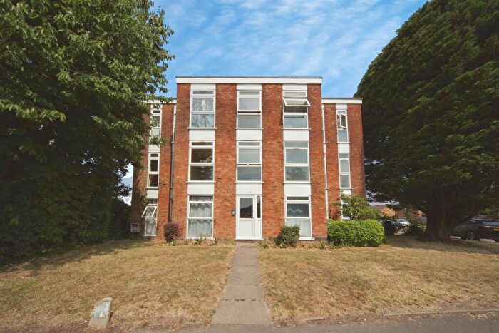 2 Bedroom Flat For Sale In Elderberry Close, Luton, LU2