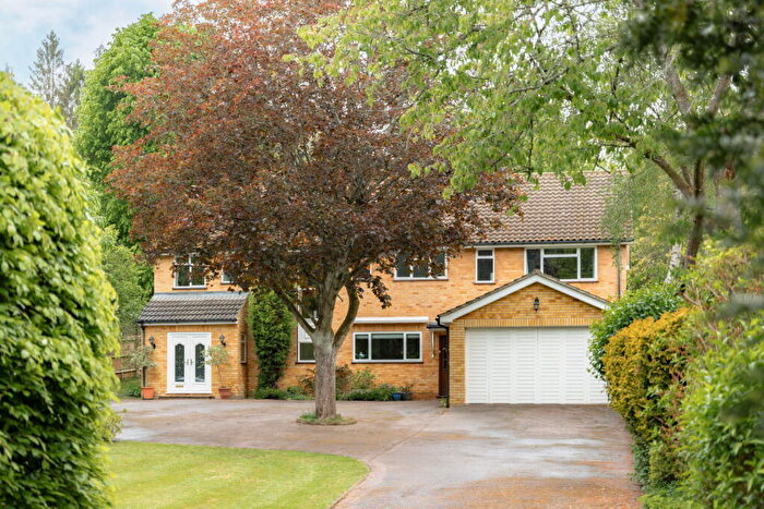 5 Bedroom Detached House For Sale In Box Lane, Hemel Hempstead, Hertfordshire, HP3