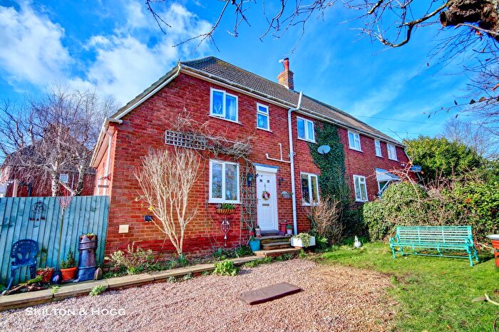 3 Bedroom Semi Detached House For Sale In Spinney Hill, Braunston, Daventry, NN11