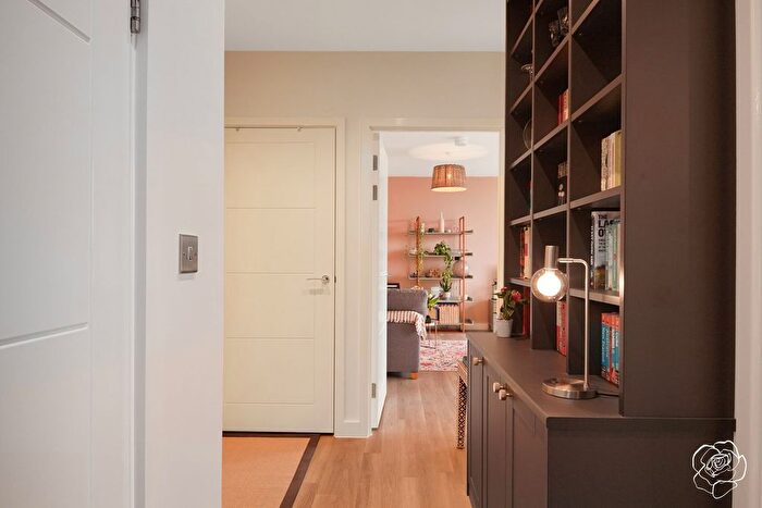 1 Bedroom Flat For Sale In Hyett Court, Honour Lea Avenue, Stratford, E20