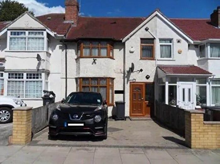 3 Bedroom Terraced House To Rent In Allenby Road, Southall, UB1