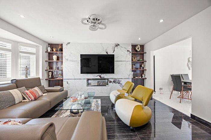 4 Bedroom Detached House For Sale In Trinity Close, Stanwell, TW19