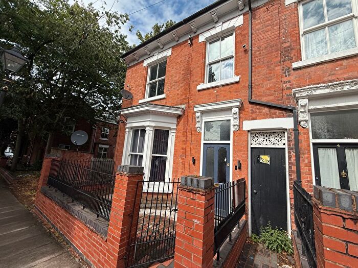 6 Bedroom Terraced House For Sale In Hobart Street, Leicester, LE2