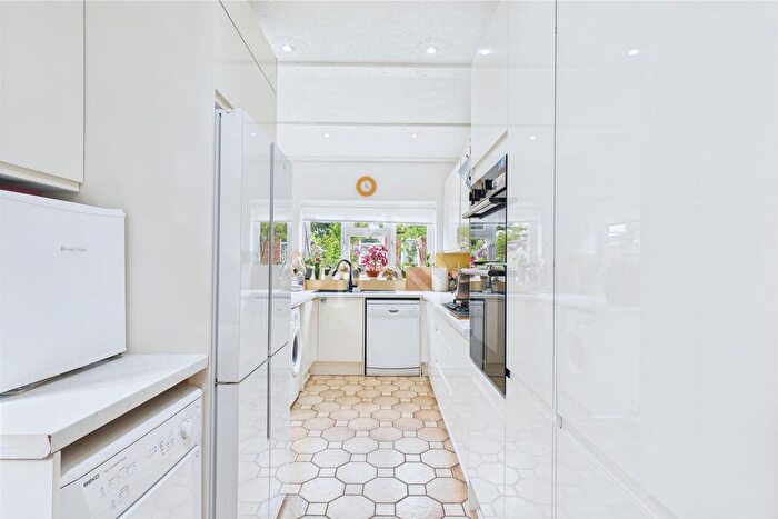 5 Bedroom Semi-Detached House For Sale In Nibthwaite Road, Harrow, HA1