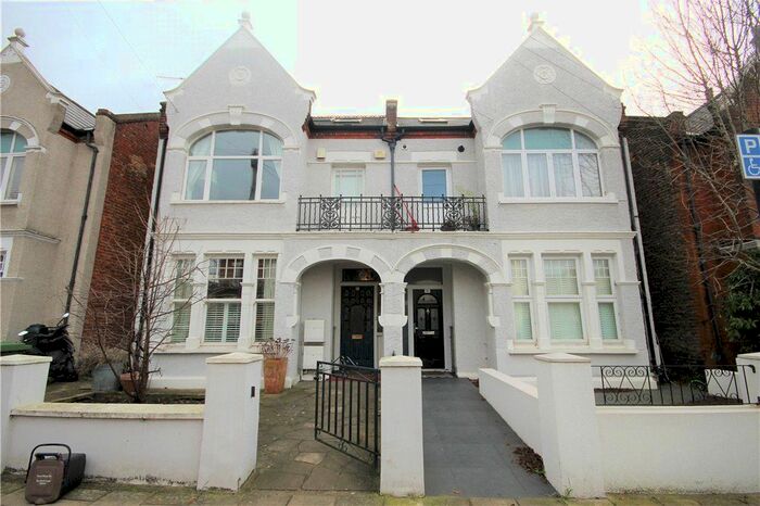 2 Bedroom Flat To Rent In Gleneldon Road, London, SW16