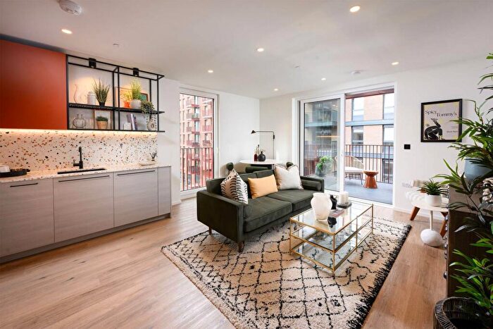 1 Bedroom Flat For Sale In Heron Wharf, Poplar, E14