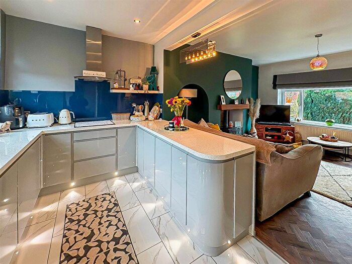 2 Bedroom Semi Detached House For Sale In Chapel Garth, Ackworth, Pontefract, WF7