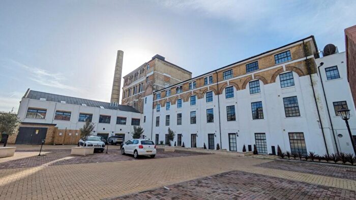 2 Bedroom Flat To Rent In South Street, Portslade, BN41