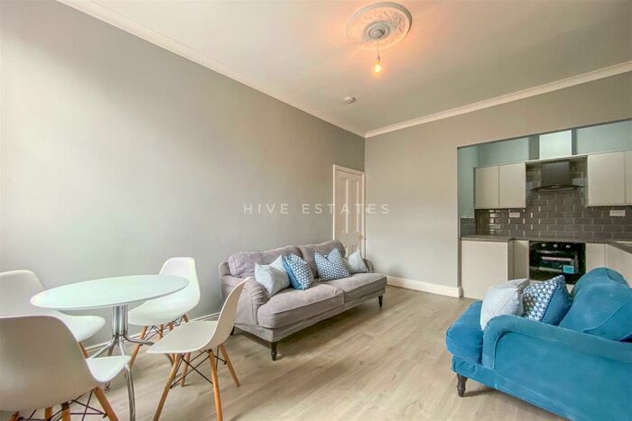 3 Bedroom Flat To Rent In Dinsdale Road, Sandyford, Newcastle Upon Tyne, NE2