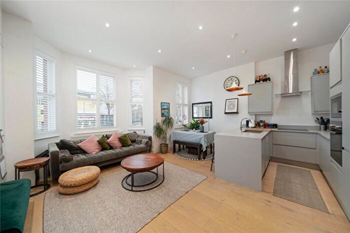 2 Bedroom Apartment For Sale In Knights Hill, West Norwood, London, SE27