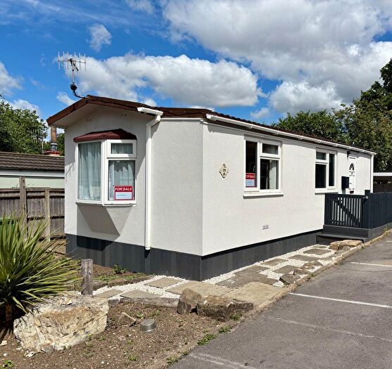 1 Bedroom Park Home For Sale In Beautifully Renovated Bedroom Residential Park Home | Countryside Setting | Close To Guildford, GU4