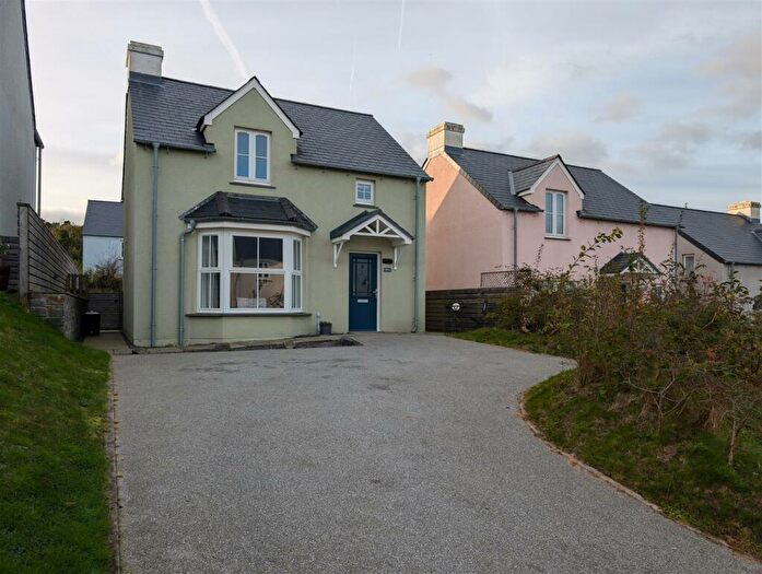 2 Bedroom Detached House For Sale In Swn-y-Nant, Newport, SA42