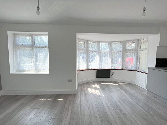 Studio To Rent In Langdale Gardens, Perivale, London, UB6