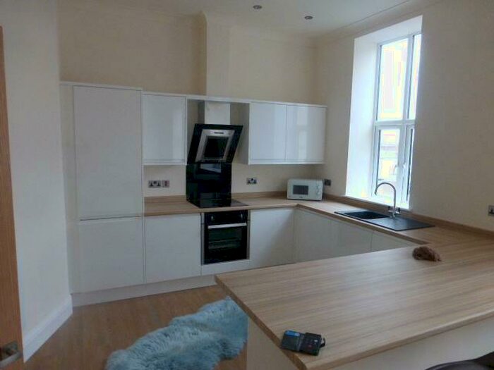 2 Bedroom Flat To Rent In Ferensway, Hull, HU2
