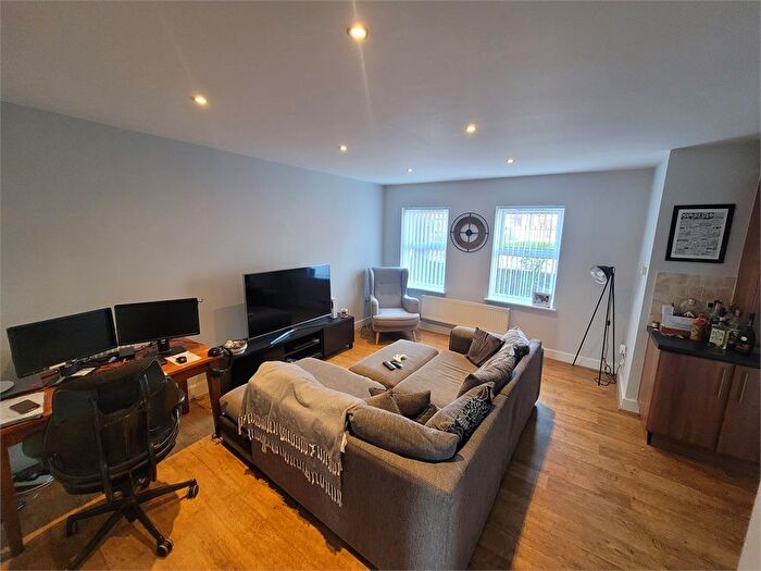 2 Bedroom Flat To Rent In Milner Street, Radcliffe, Manchester, M26