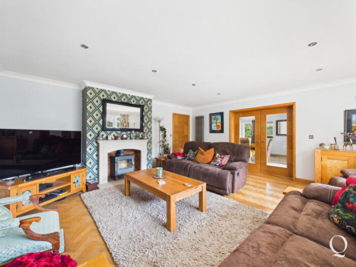 6 Bedroom Detached House For Sale In High Park Road, Broadstone, BH18 - Photo 3