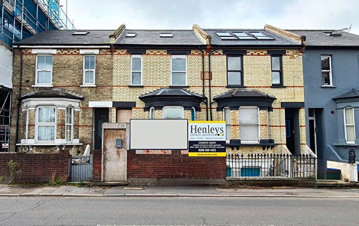 1 Bedroom Flat To Rent In Windmill Road, Brentford, TW8