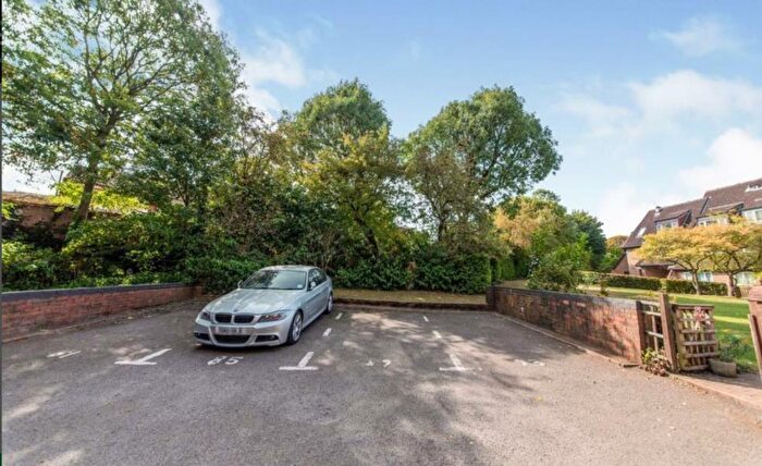 Garage / Parking To Rent In Abbeyfields Close-Parking, NW10