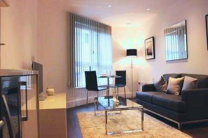 Apartment To Rent In Queensland Terrace, Islington, N7