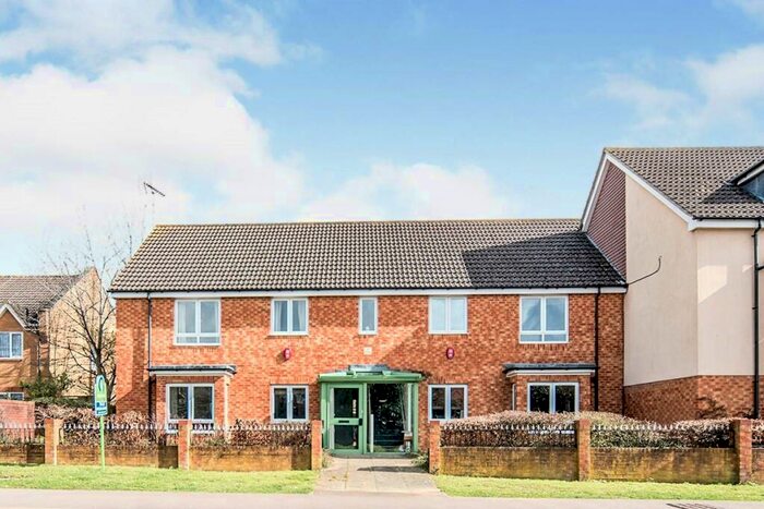 2 Bedroom Flat To Rent In Milton Road, Clapham, Bedford, MK41