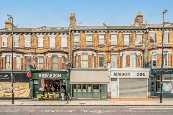 2 Bedroom Flat To Rent In Battersea Rise, London, SW11