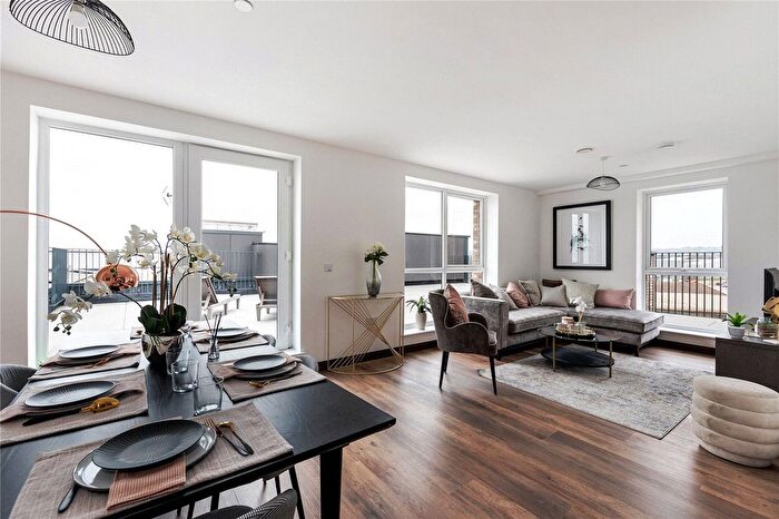 3 Bedroom Flat For Sale In Dylon Riverside, Purbeck Gardens, London, SE26