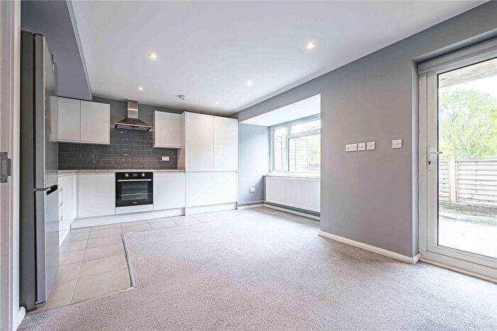 3 Bedroom Maisonette To Rent In Prestwick Road, Watford, Hertfordshire, WD19