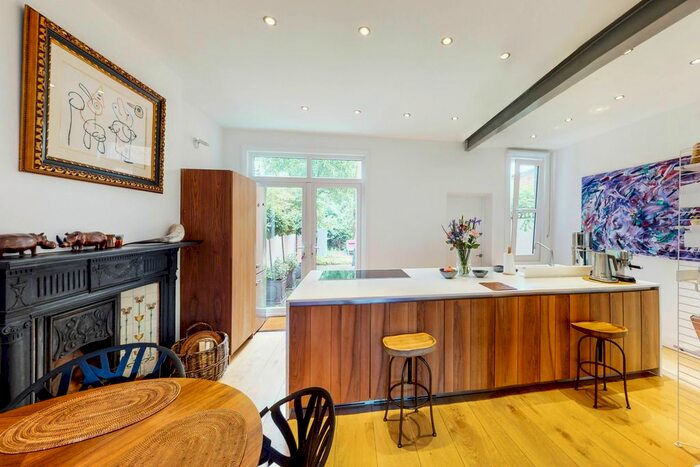 4 Bedroom Property To Rent In Wallingford Avenue, North Kensington, W10