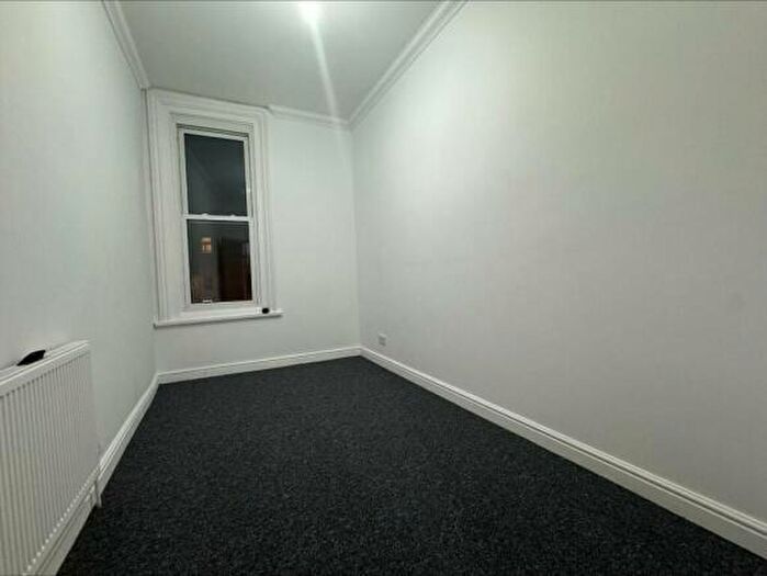 2 Bedroom Apartment To Rent In Alhambra Road, Southsea, PO4