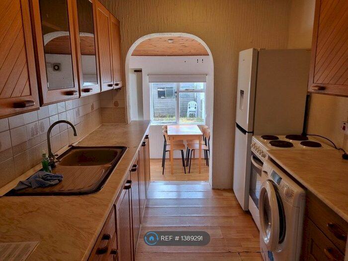 4 Bedroom Terraced House To Rent In Parkstone Avenue, Bristol, BS7