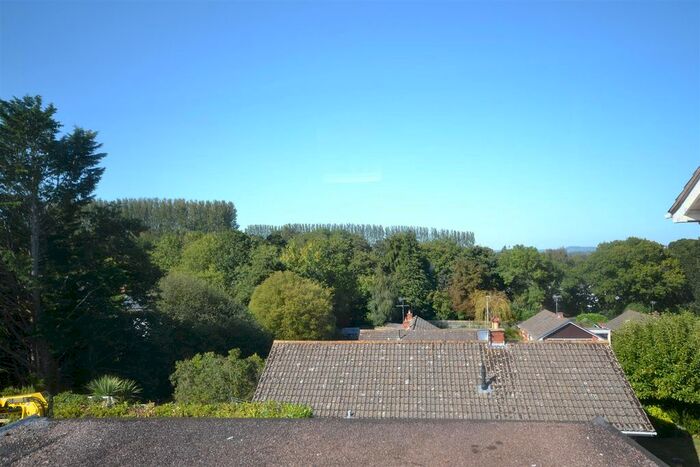 2 Bedroom Flat To Rent In Glebe House, EX10