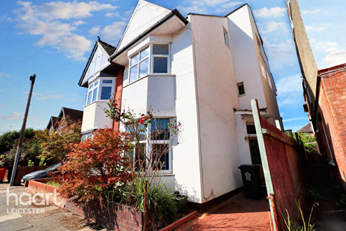 5 Bedroom Semi Detached House For Sale In Sunnycroft Road, Leicester, LE3