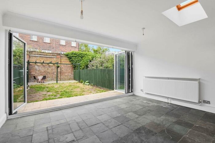 4 Bedroom Terraced House To Rent In Cornwallis Square, Upper Holloway, N19