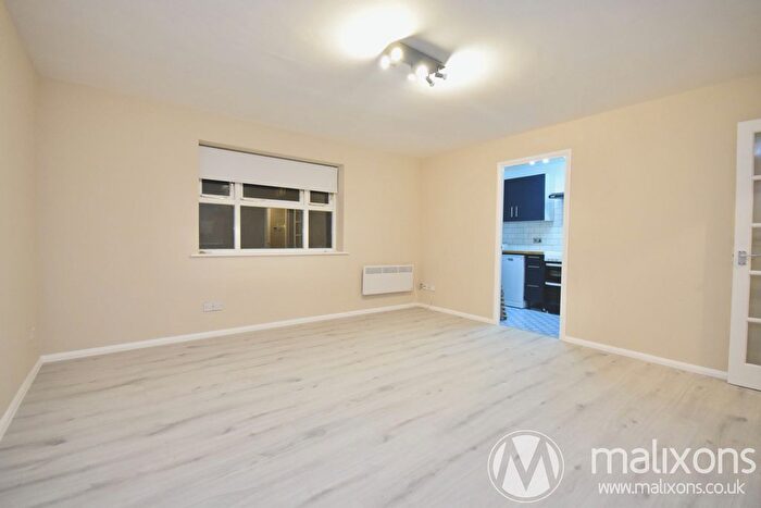 1 Bedroom Flat To Rent In Molyneux Drive, London, SW17