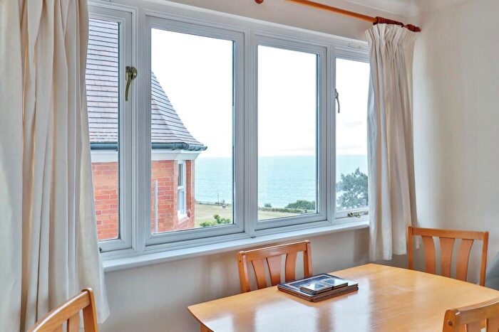 2 Bedroom Flat For Sale In West Cliff Gardens, West Cliff, Bournemouth, Dorset, BH2