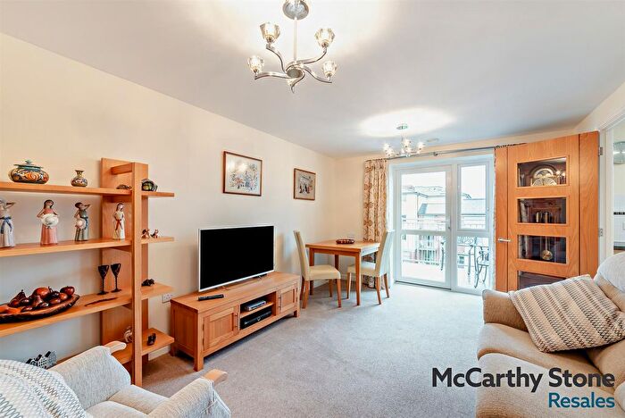 1 Bedroom Flat For Sale In Emma Court, Southern Road, Basingstoke, RG21