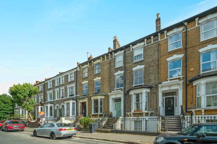 2 Bedroom Apartment To Rent In Downs Road, Hackney, E5