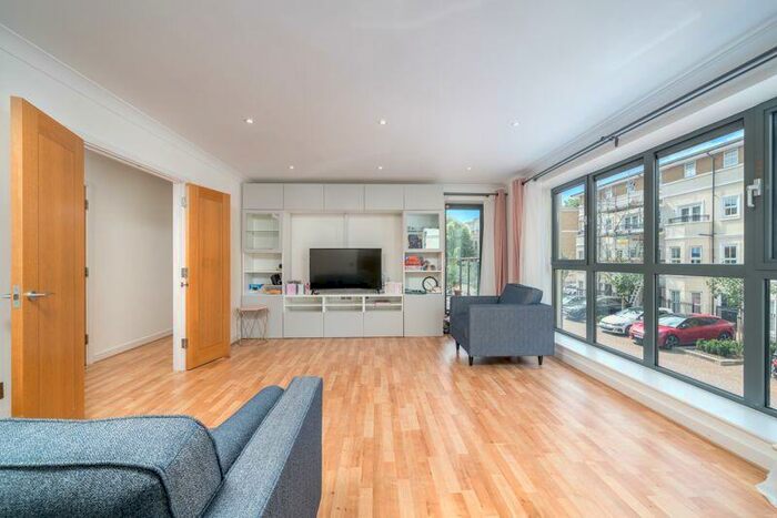 2 Bedroom Flat To Rent In Canal Boulevard, London, NW1