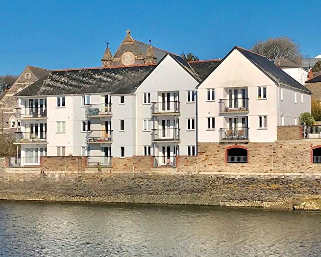 2 Bedroom Apartment For Sale In Camelside, Wadebridge, PL27