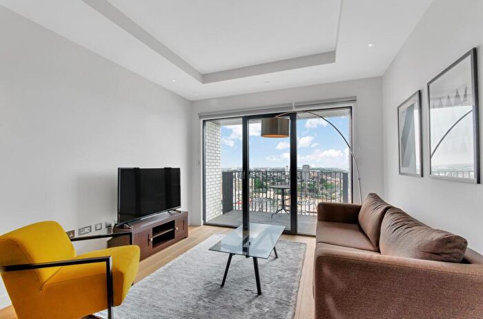 1 Bedroom Apartment For Sale In Grantham House, Botanic Square, London City Island, E14