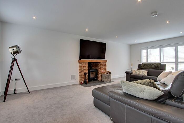 4 Bedroom Detached House For Sale In Poplar Fields Drive, Walton Highway, PE14
