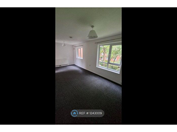 1 Bedroom Flat To Rent In Aberford Avenue, Nottingham, NG8
