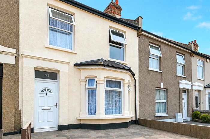 4 Bedroom Terraced House For Sale In Guildford Road, Ilford, IG3