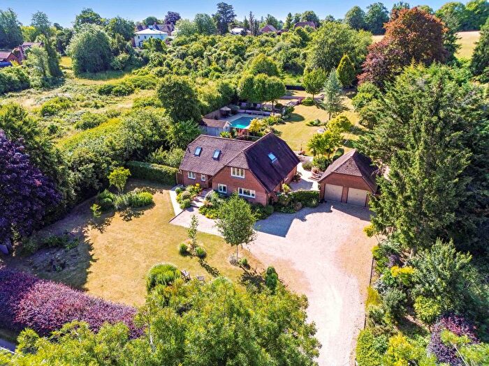 4 Bedroom Detached House For Sale In South Drive, Winchester, SO22