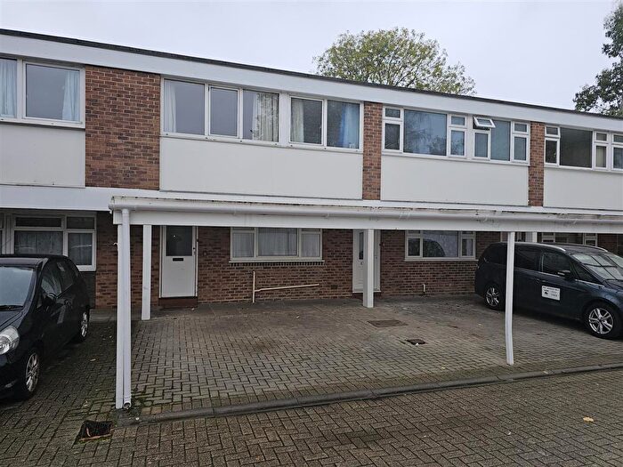 3 Bedroom Maisonette For Sale In Winn Road, Southampton, SO17