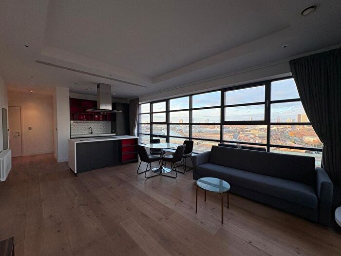 2 Bedroom Flat For Sale In London City Island, London, E14