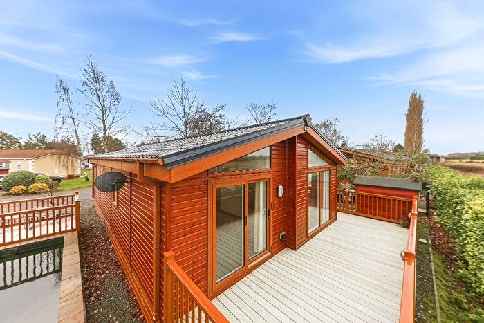 2 Bedroom Lodge For Sale In Cliffe Country Lodges, Selby, YO8