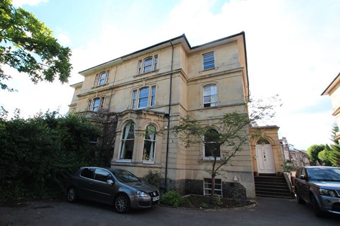 3 Bedroom Flat To Rent In Cambridge Park - Redland, BS6